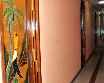 Hotel Farol Da Barra - Manaos - Pasillo