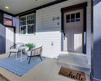 Broadway (5 Min) • 12South • Sleeps 12 • 2x Garage - Nashville - Patio