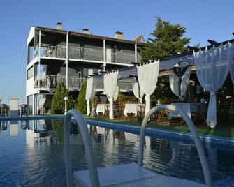 Complex Exotica - Lozenets - Pool