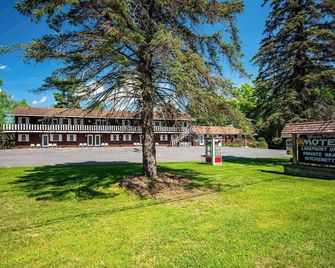Sandy Point Motel - Long Lake - Edificio