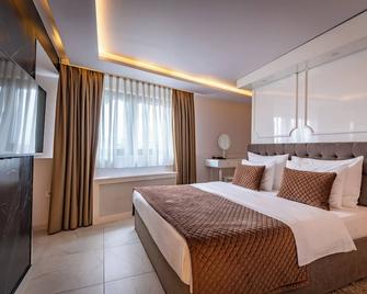 Amsterdam Hotel - Belgrade - Bedroom