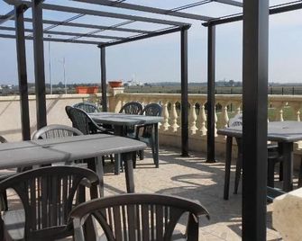 Hotel Le Cargo - Rochefort - Balcony