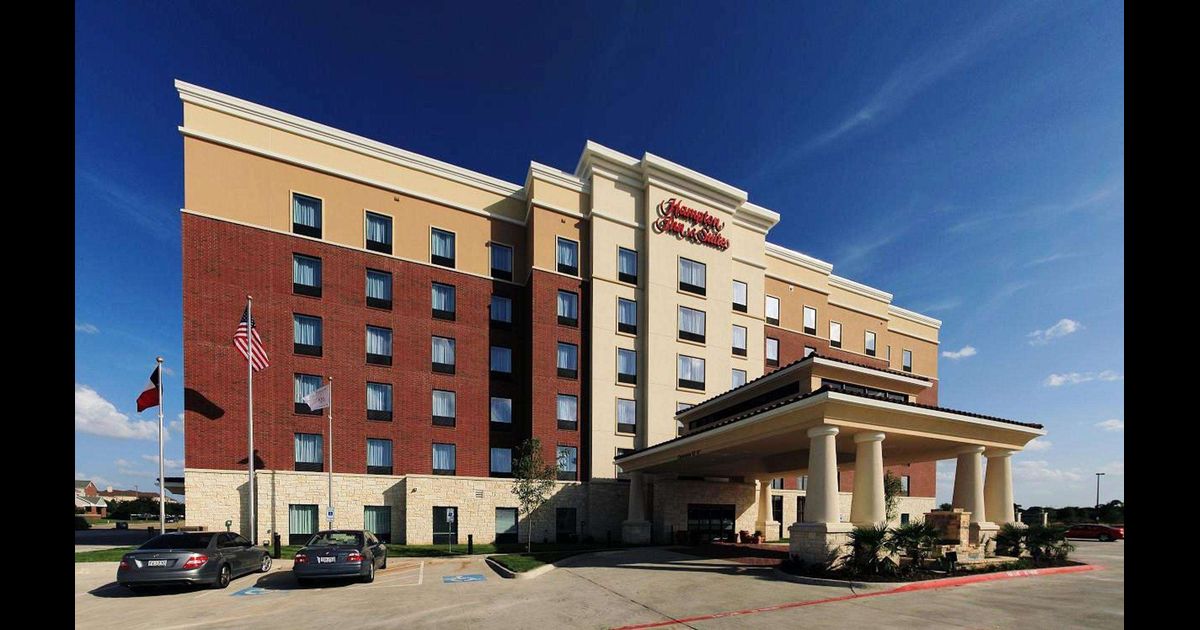 Hampton Inn & Suites Dallas-Lewisville/Vista Ridge Mall in Lewisville ...