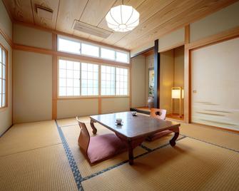 café&GuestHouse kaziya - Ichinoseki - Dining room