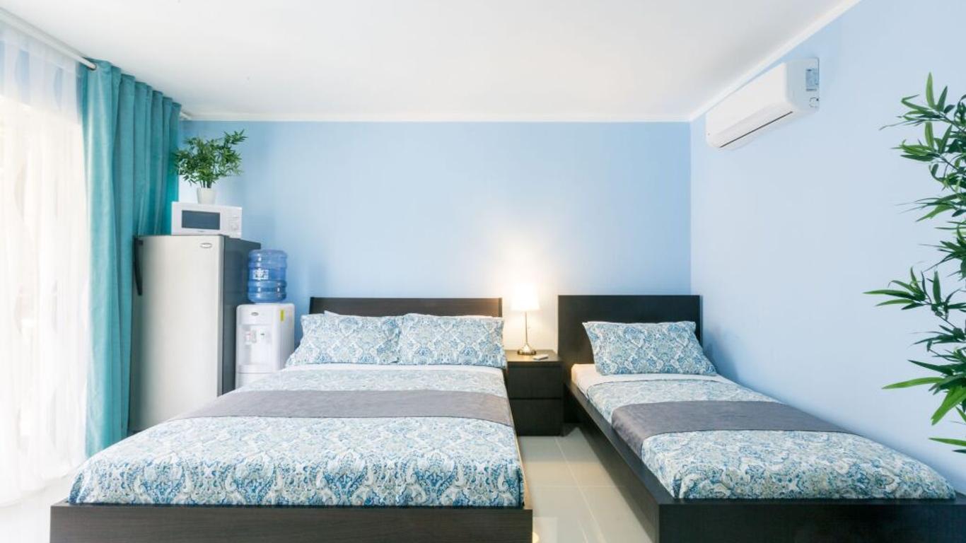 Hotel Tropicana Suites Deluxe Beach Club & Pool