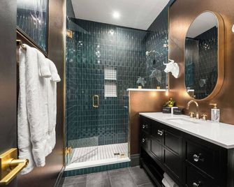 The Velvet Vault-Luxury Downtown loft with River View & walk to Broadway - Pleasant View