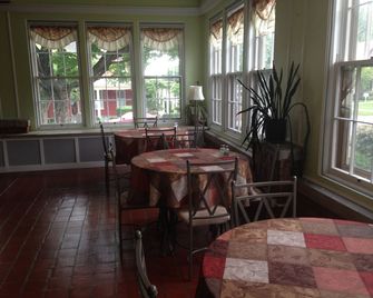 Walton Manor Inn Bed & Breakfast - Palmyra - Restaurant