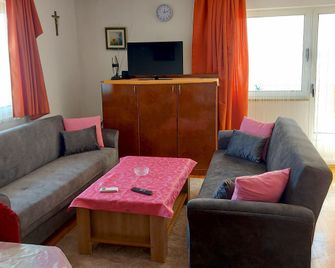Apartmani Lucija - Okrug Gornji - Wohnzimmer