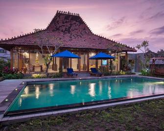 Rumah Tyang Mengwi, Private Pool, Two Bedroom Villa - Mengwi - Piscina