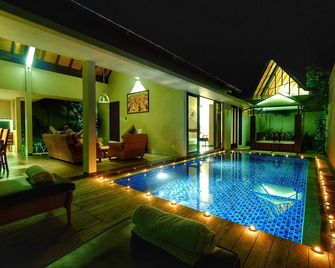 Kamuela Villas Lagoi Bay Bintan - Lagoi - Piscina