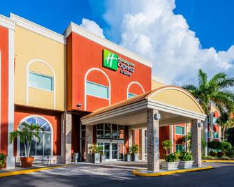 Holiday Inn Express & Suites Bradenton West - Bradenton - Bygning