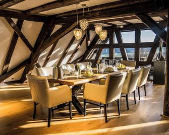 Hotel Hofgut Hohenkarpfen - Hausen ob Verena - Dining room