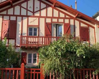 Biarritz centre, près Avenue de Verdun, cosy Apt 2 pieces , salon , chambre séparé, rue très calme à 10 minutes à pied de la grande plage - Biarritz - Building