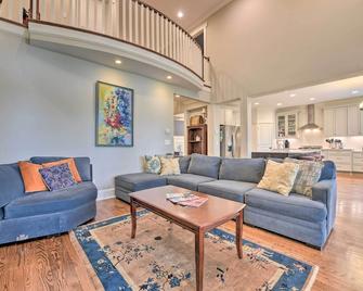 2 Mi To Dtwn Home In Noda District Near Unc! - Charlotte - Living room