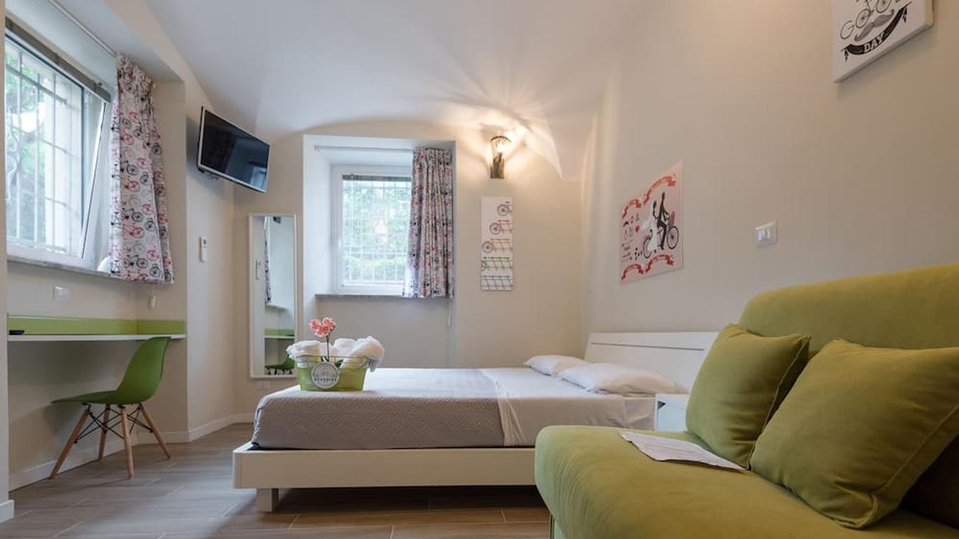 Bed&BikeRome Rooms