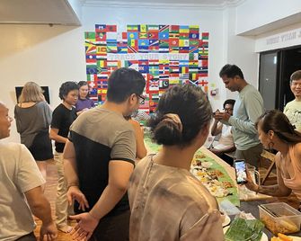 Qbee Manila - Shared Home Experience - Stay, Cook, Connect - Manila - Rezeption