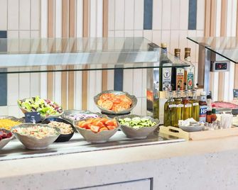 Apartamentos HSM Lago Park - Can Picafort - Bufet