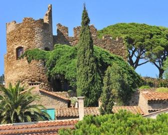 Hotel La Voile - Bormes-les-Mimosas - Building