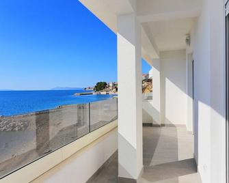 Family friendly apartments with a swimming pool Zivogosce - Porat, Makarska - 18150 - Zivogosce - Balcony