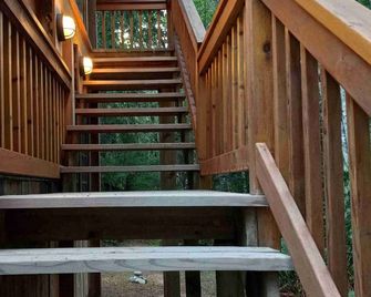 Chez Claire: Your Quadra Island Retreat - Quathiaski Cove - Aufgang