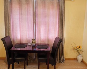 Travel Plaza Hotel - Kettering - Dining room