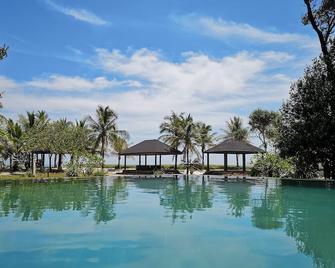 Serendipity villa is the place where you can feel peaceful and relax. - Kudat - Pool