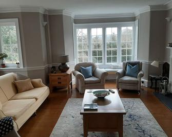 Cruachan House - Castle Douglas - Living room