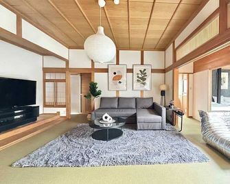 Spacious Traditional Japanese house by Restavio - Ōzu