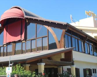 Hotel Marinella - Pizzo - Gebäude