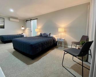 Estelle Kramer Motel - Armidale - Bedroom
