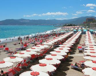 La Finestra Sul Mare 200mt From Sea - San Bartolomeo al Mare - Spiaggia