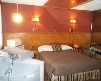 Motel LE Paysan - Montreal - Yatak Odası