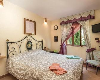 Gorgeous Home In Sant'angelo Romano - Sant'Angelo Romano - Bedroom