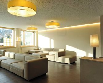 St. Moritz Youth Hostel - Sankt Moritz - Lounge