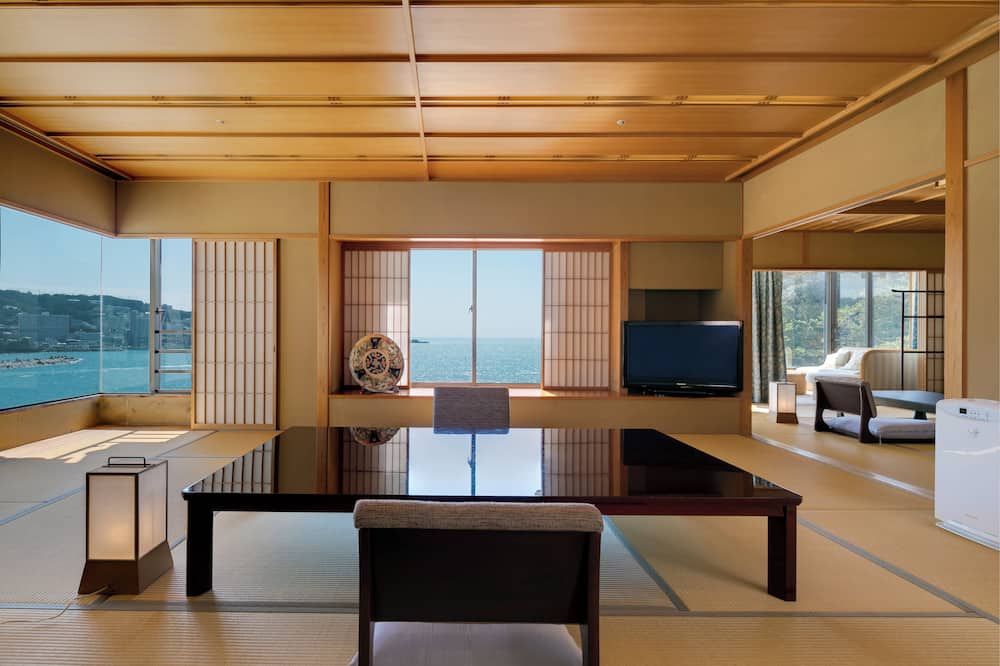 Shiraraso Grand Hotel - Shirahama