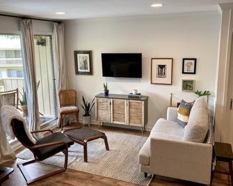 Beautiful Brand-New Interior - Daphne - Living room