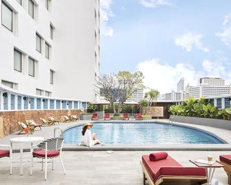 Montien Hotel Surawong Bangkok - Bangkok - Pool