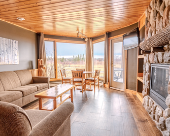 Superior Shores Resort - Two Harbors - Wohnzimmer
