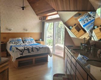 Picturesque sunset views perfect for couples, families and fishermen - Lakeport - Slaapkamer