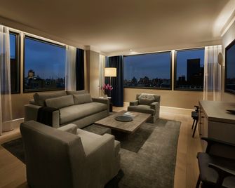 11 Howard - New York - Living room