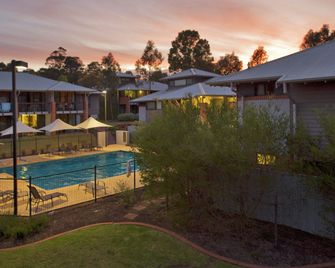 Margarets In Town Apartments - Río Margaret - Piscina