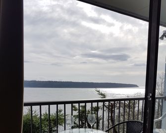 Above Tide Motel - Campbell River - Parveke
