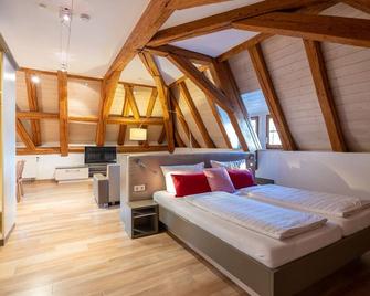 Apartment No. 12, 72qm, 1 Schlafzimmer, 1 Wohn-/Schlafraum, max. 4 Personen - Immenstaad am Bodensee - Schlafzimmer