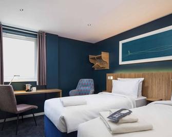 Travelodge Maidenhead Central - Maidenhead - Bedroom