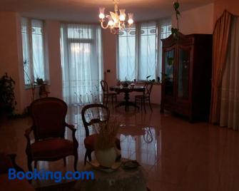 villa lucia - Mondragone - Living room