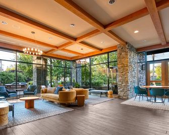 Oswego Hotel - Victoria - Lobby