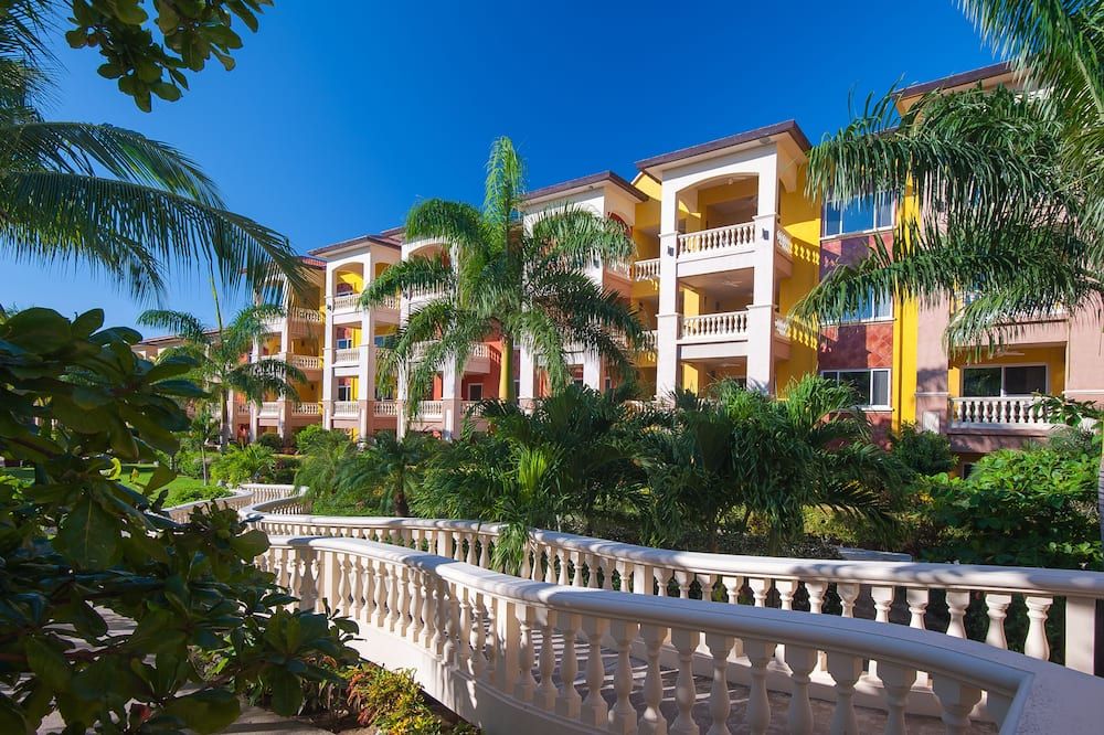 Infinity Bay Spa & Beach Resort - Coxen Hole