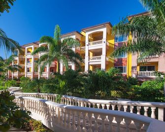 Infinity Bay Spa & Beach Resort - Coxen Hole