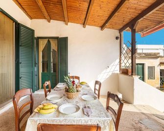 Villa Donna Linda by BarbarHouse - Taviano - Balcone