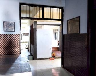 OYO 92618 Hotel Mareje Sariguna - Mataram - Salónek